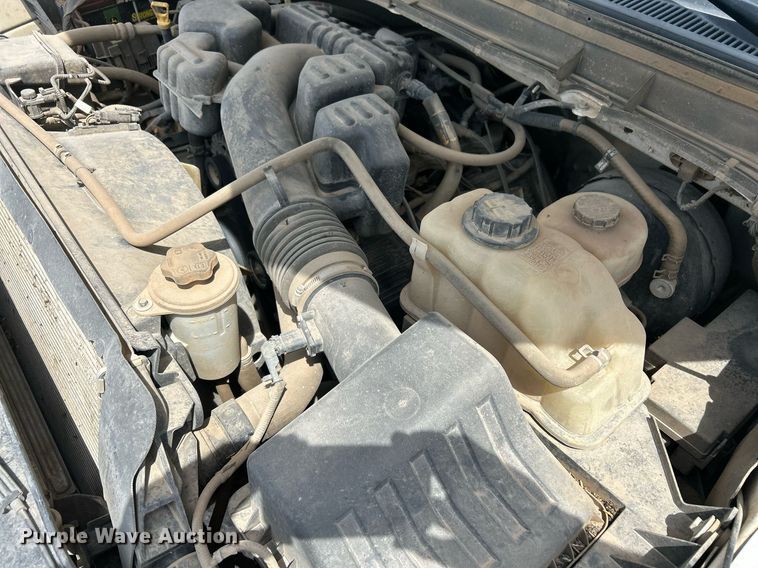 image for item DW8001 2015 Ford F250 Super Duty SuperCab utility bed pickup truck