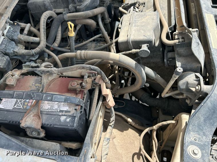 image for item DW8001 2015 Ford F250 Super Duty SuperCab utility bed pickup truck