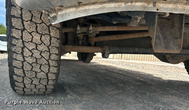 image for item DW8001 2015 Ford F250 Super Duty SuperCab utility bed pickup truck