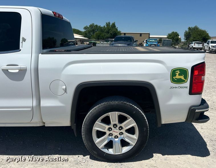 image for item DW8717 2015 GMC Sierra 1500 Crew Cab pickup truck