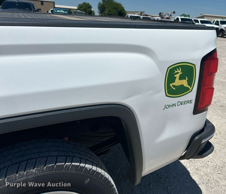 image for item DW8717 2015 GMC Sierra 1500 Crew Cab pickup truck