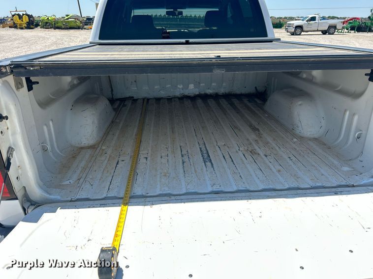 image for item DW8717 2015 GMC Sierra 1500 Crew Cab pickup truck