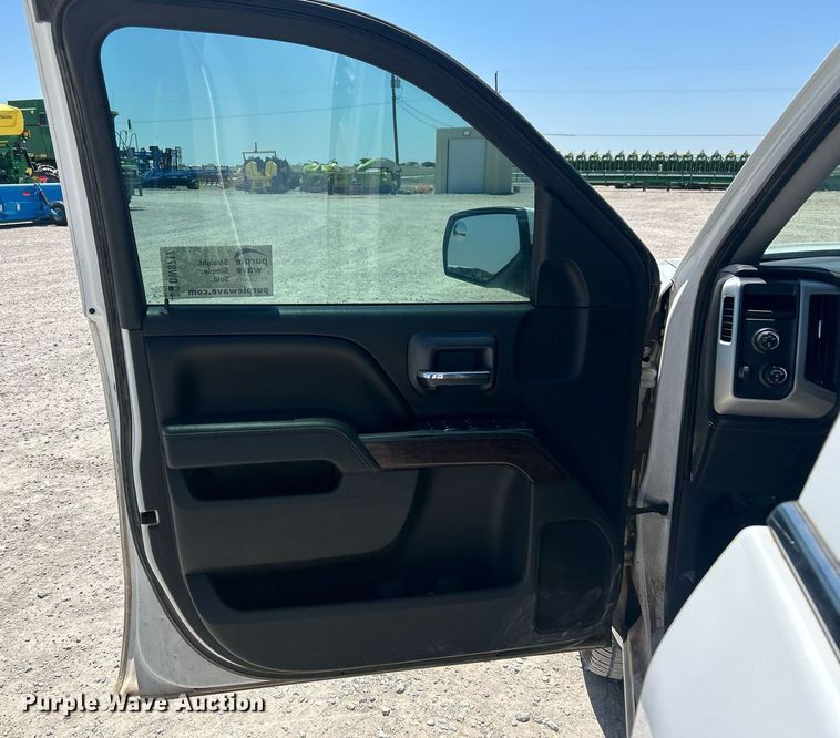 image for item DW8717 2015 GMC Sierra 1500 Crew Cab pickup truck