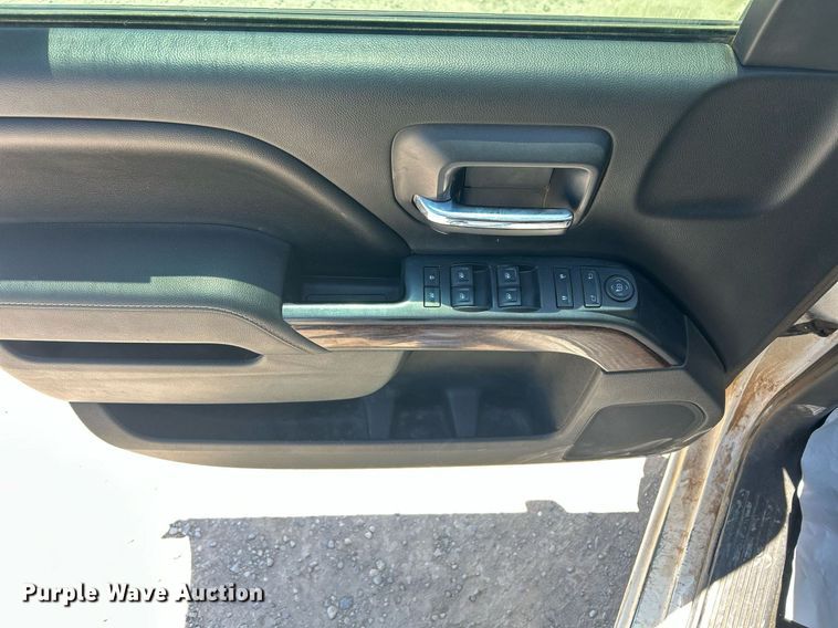 image for item DW8717 2015 GMC Sierra 1500 Crew Cab pickup truck