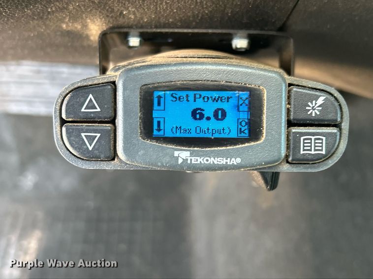 image for item DW8717 2015 GMC Sierra 1500 Crew Cab pickup truck