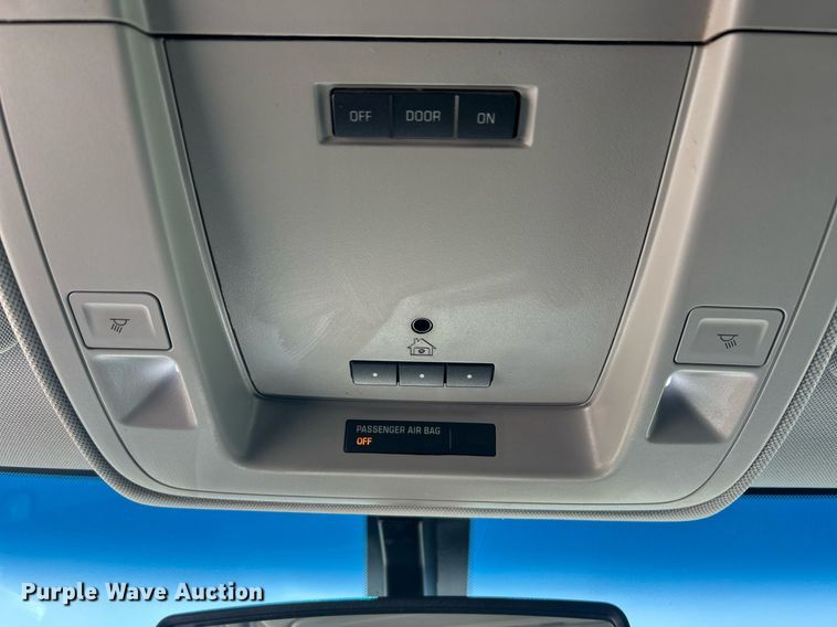 image for item DW8717 2015 GMC Sierra 1500 Crew Cab pickup truck