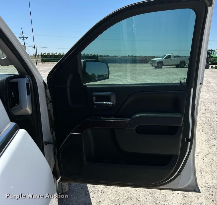 image for item DW8717 2015 GMC Sierra 1500 Crew Cab pickup truck