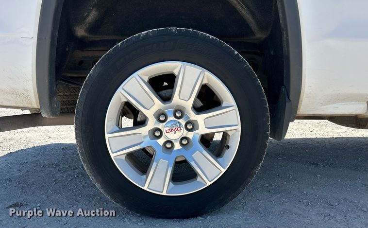 image for item DW8717 2015 GMC Sierra 1500 Crew Cab pickup truck