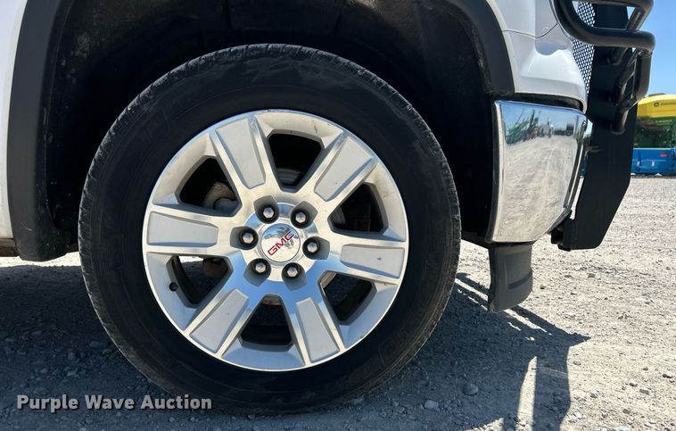 image for item DW8717 2015 GMC Sierra 1500 Crew Cab pickup truck