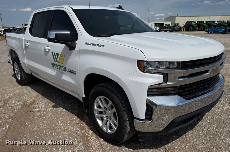 image for item DW8718 2020 Chevrolet  Silverado 1500 Crew Cab pickup truck