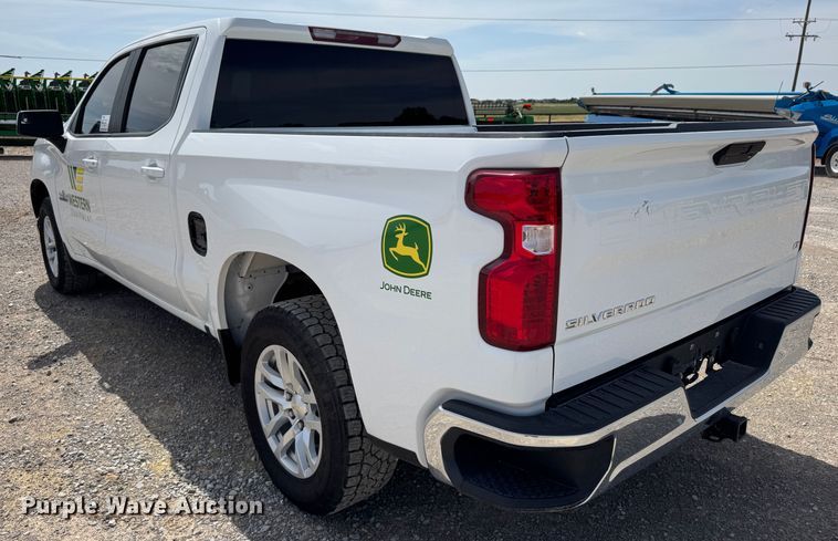 image for item DW8718 2020 Chevrolet  Silverado 1500 Crew Cab pickup truck