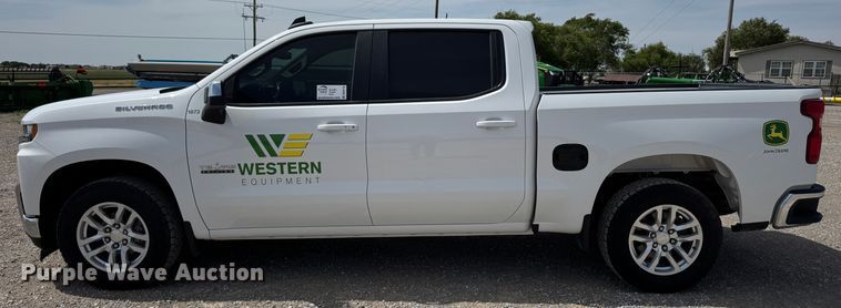 image for item DW8718 2020 Chevrolet  Silverado 1500 Crew Cab pickup truck