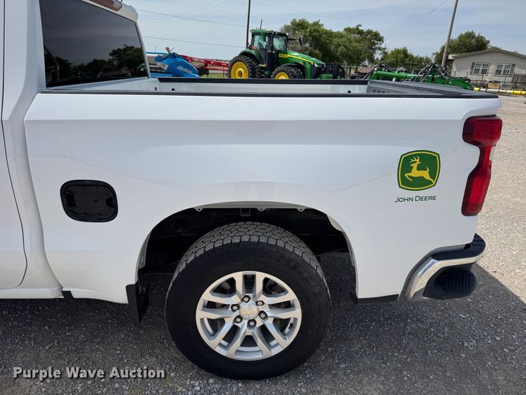 image for item DW8718 2020 Chevrolet  Silverado 1500 Crew Cab pickup truck