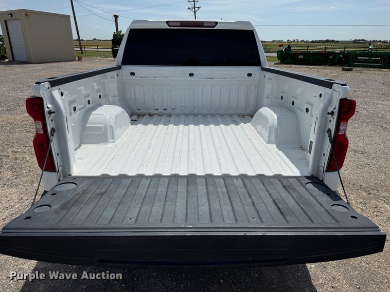 image for item DW8718 2020 Chevrolet  Silverado 1500 Crew Cab pickup truck