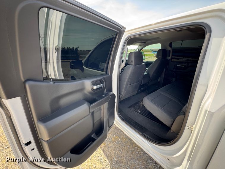 image for item DW8718 2020 Chevrolet  Silverado 1500 Crew Cab pickup truck