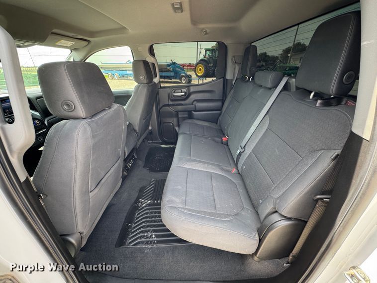 image for item DW8718 2020 Chevrolet  Silverado 1500 Crew Cab pickup truck