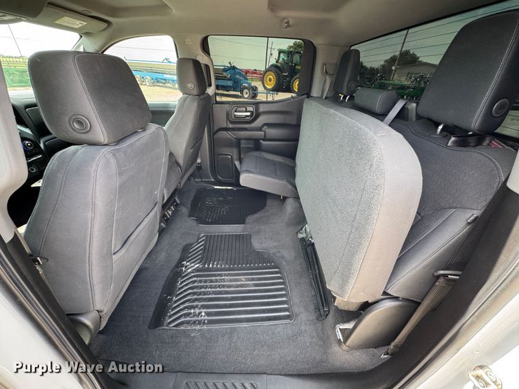 image for item DW8718 2020 Chevrolet  Silverado 1500 Crew Cab pickup truck