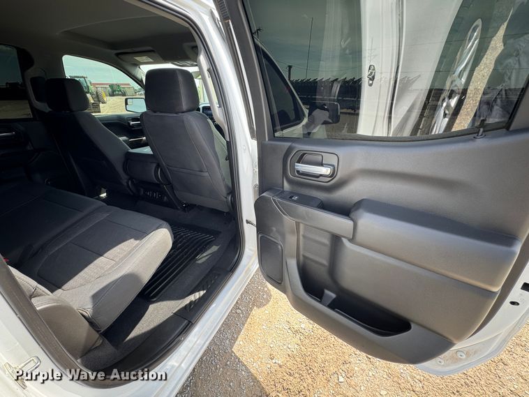 image for item DW8718 2020 Chevrolet  Silverado 1500 Crew Cab pickup truck