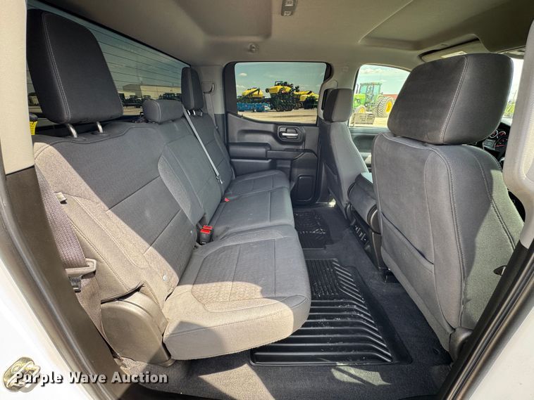 image for item DW8718 2020 Chevrolet  Silverado 1500 Crew Cab pickup truck