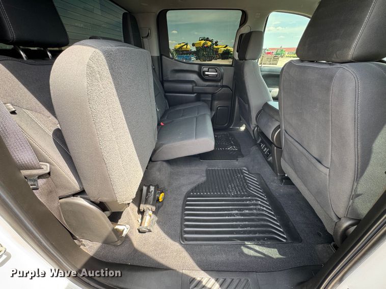 image for item DW8718 2020 Chevrolet  Silverado 1500 Crew Cab pickup truck