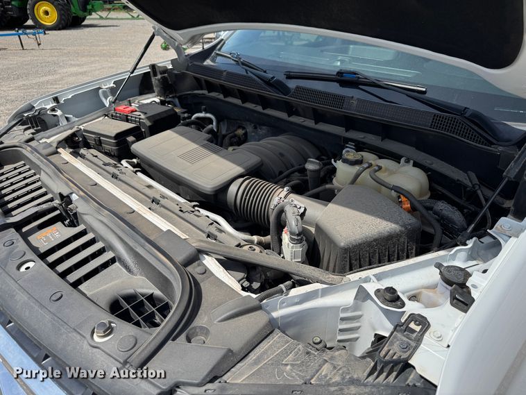 image for item DW8718 2020 Chevrolet  Silverado 1500 Crew Cab pickup truck