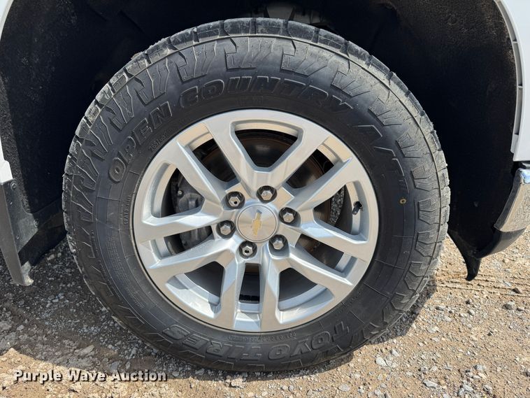 image for item DW8718 2020 Chevrolet  Silverado 1500 Crew Cab pickup truck