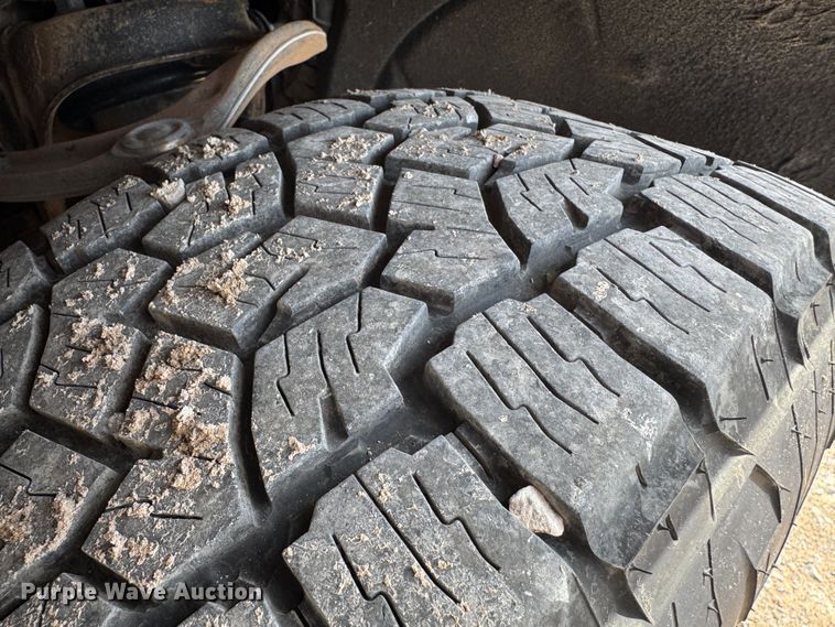 image for item DW8718 2020 Chevrolet  Silverado 1500 Crew Cab pickup truck