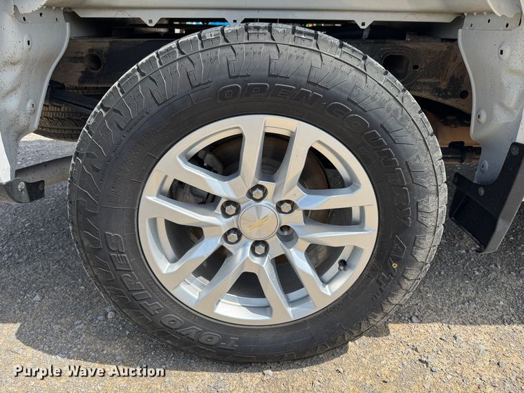 image for item DW8718 2020 Chevrolet  Silverado 1500 Crew Cab pickup truck