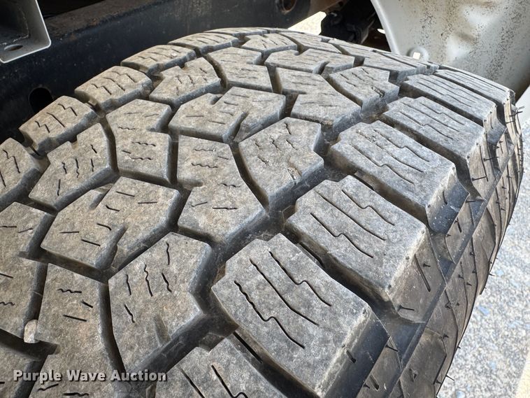 image for item DW8718 2020 Chevrolet  Silverado 1500 Crew Cab pickup truck