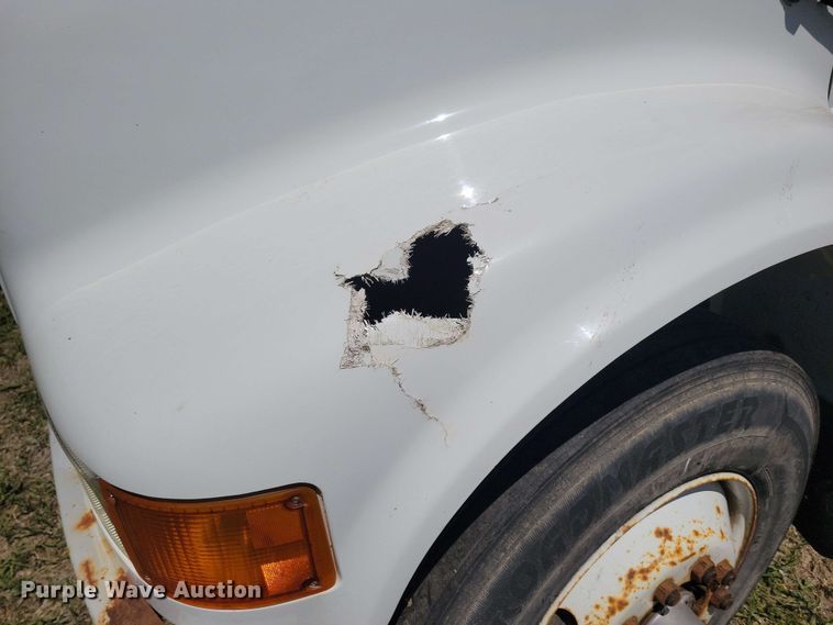 image for item DX6965 1998 International 4900 dump flatbed truck