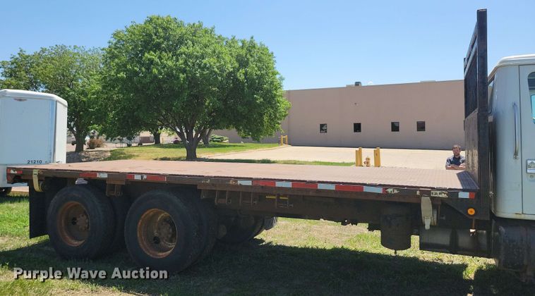 image for item DX6965 1998 International 4900 dump flatbed truck