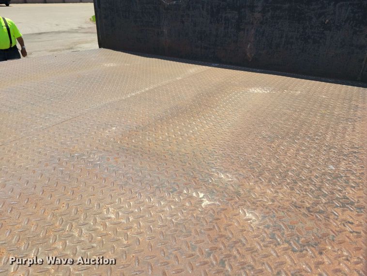 image for item DX6965 1998 International 4900 dump flatbed truck