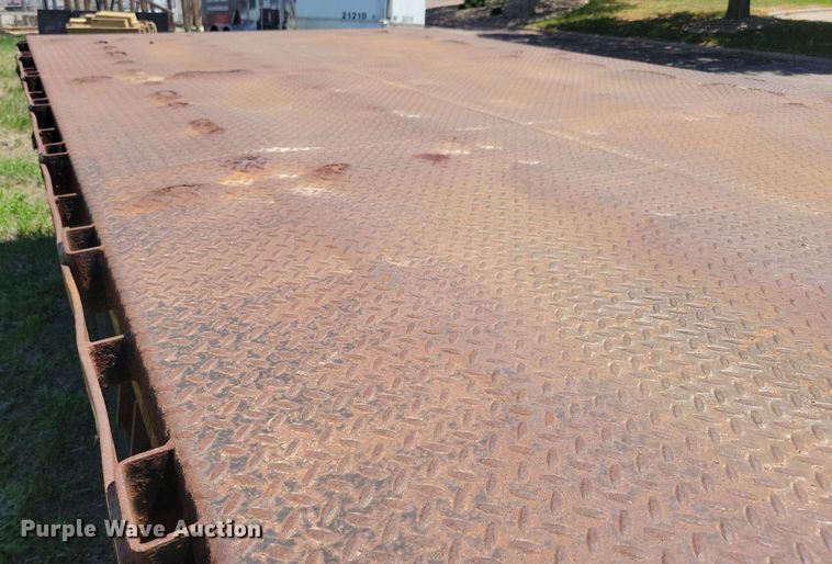 image for item DX6965 1998 International 4900 dump flatbed truck