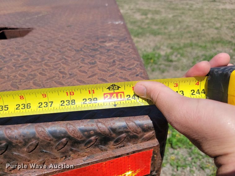 image for item DX6965 1998 International 4900 dump flatbed truck