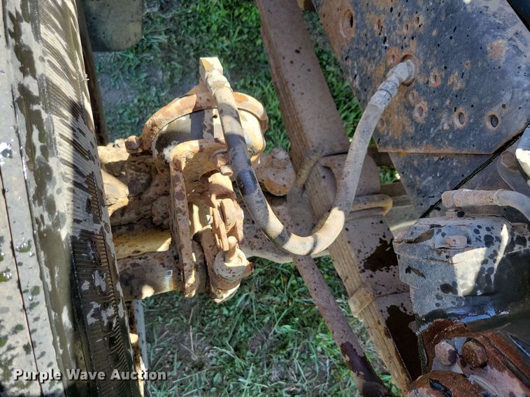 image for item DX6965 1998 International 4900 dump flatbed truck