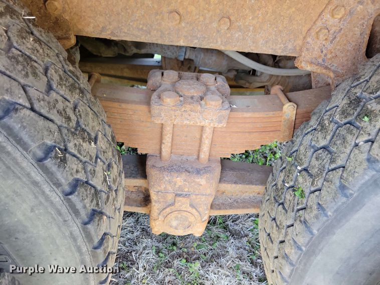 image for item DX6965 1998 International 4900 dump flatbed truck