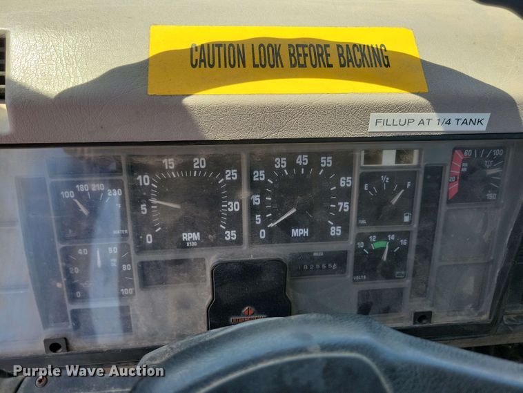 image for item DX6965 1998 International 4900 dump flatbed truck