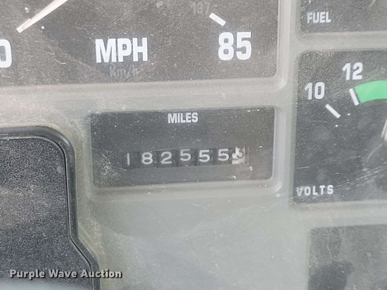 image for item DX6965 1998 International 4900 dump flatbed truck