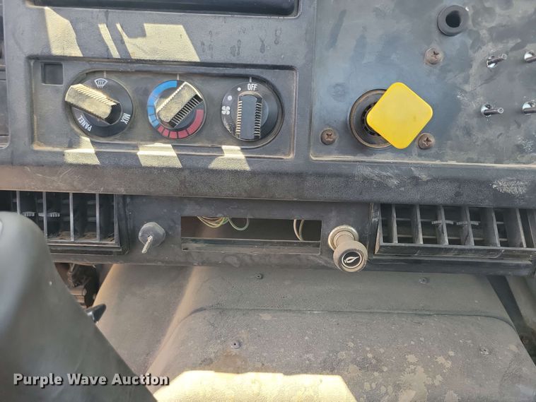 image for item DX6965 1998 International 4900 dump flatbed truck