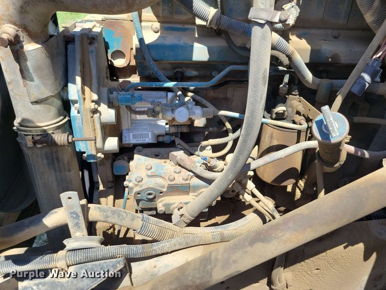 image for item DX6965 1998 International 4900 dump flatbed truck