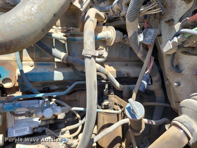 image for item DX6965 1998 International 4900 dump flatbed truck