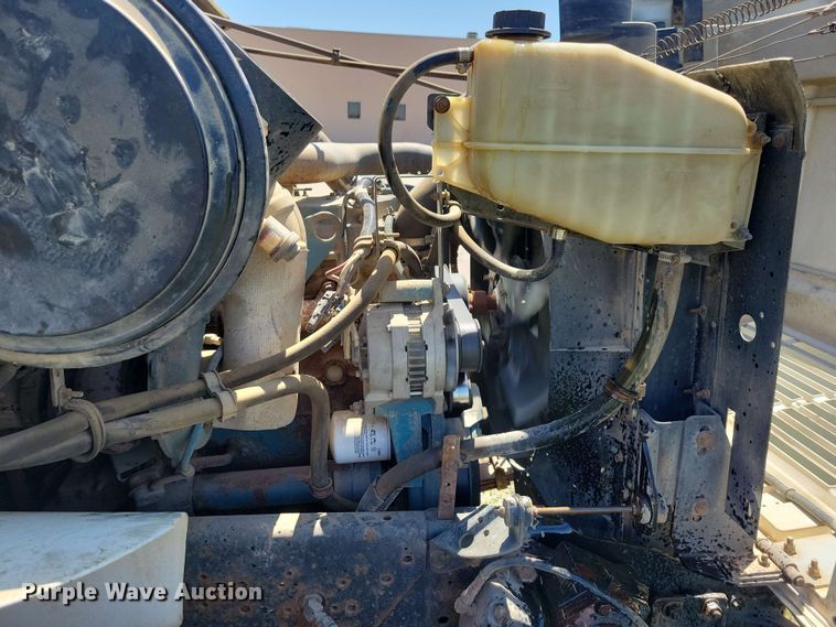 image for item DX6965 1998 International 4900 dump flatbed truck