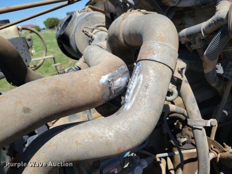 image for item DX6965 1998 International 4900 dump flatbed truck