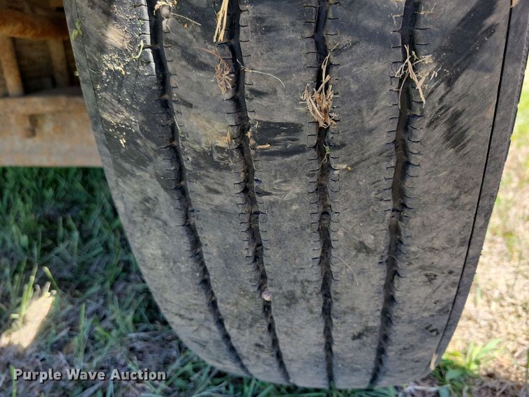 image for item DX6965 1998 International 4900 dump flatbed truck