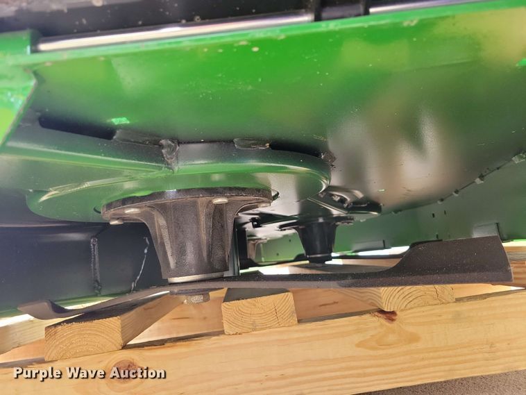 image for item DX6973 2021 John Deere 7 Iron Pro 72 mower deck