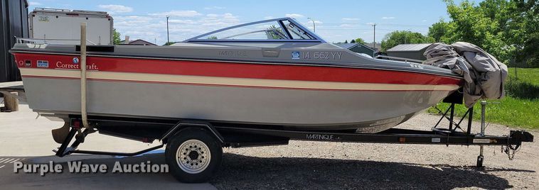 image for item DX6983 1989 Correct Craft Martinique boat