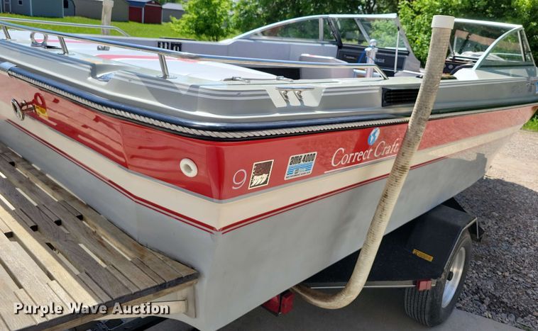 image for item DX6983 1989 Correct Craft Martinique boat