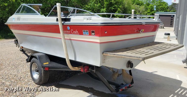 image for item DX6983 1989 Correct Craft Martinique boat