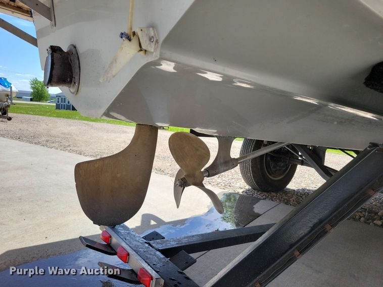 image for item DX6983 1989 Correct Craft Martinique boat