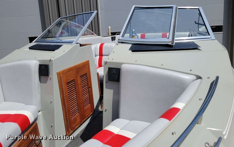 image for item DX6983 1989 Correct Craft Martinique boat